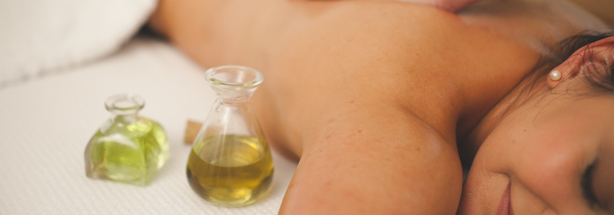 óleos essenciais e massagens: tudo que você precisa saber sobre esse mistura poderosa.