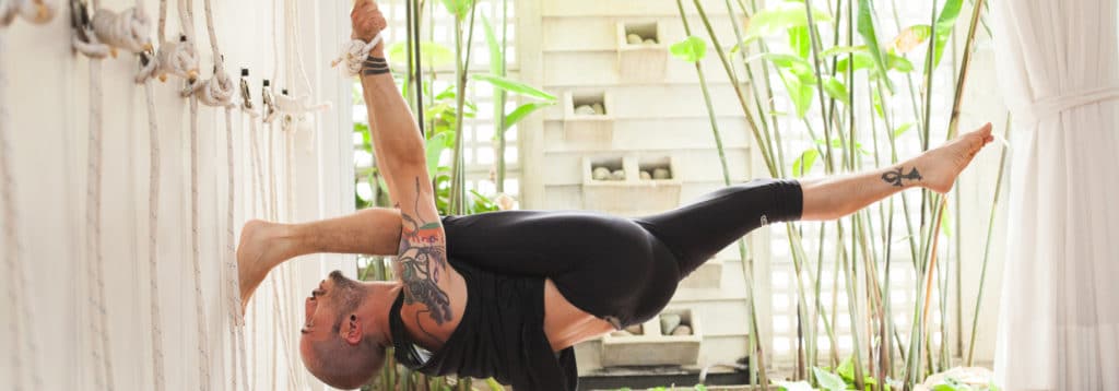 Mais do que posturas: as diferenças entre o Yoga avançado e o básico